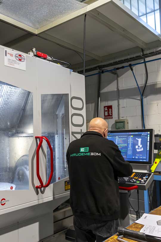 Máquina Hermle-C400V